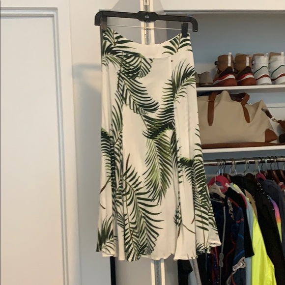 H&M Palm Print Skirt with Slit - Picture 3 of 3